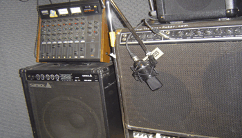Reamping und Verst�rkeraufnahmen im Recordingroom B